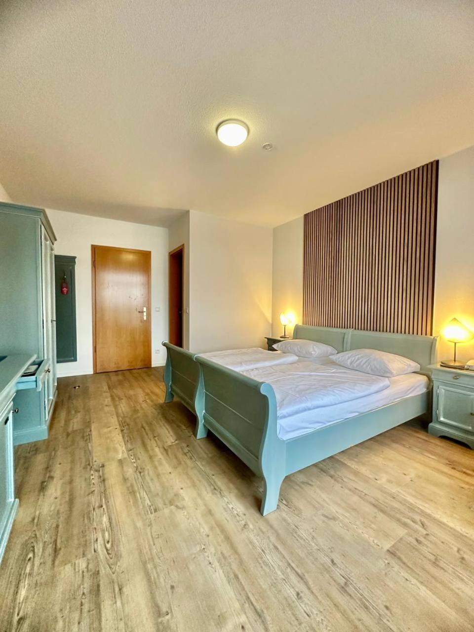 Gaestehaus Weserblick Am Weser-Sandstrand Berne Esterno foto